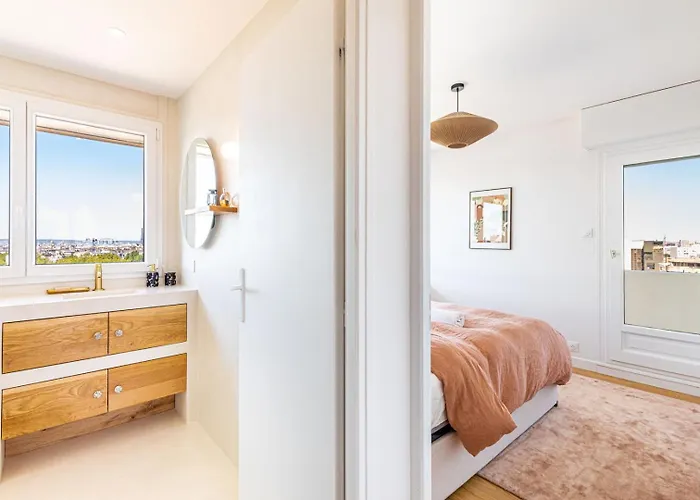 Guestready - Charming Getaway With A View Daire Paris